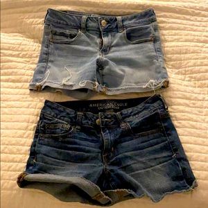 Pack of two AE super super stretch size 4 shorts